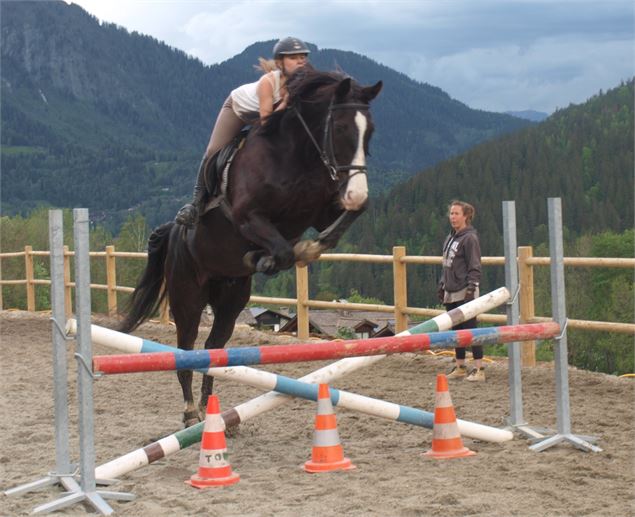 Centre equestre du Mont-Blanc - OT LES HOUCHES