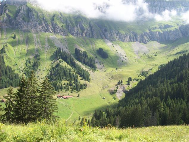 sentier pédestre : Véran par le Grand Arvet