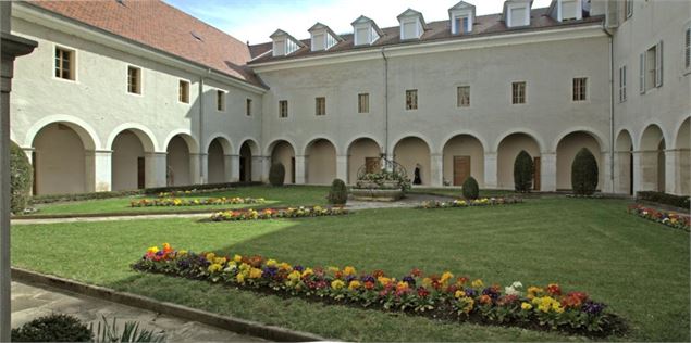 Cloître de l'ancien second monastère de la Visitation d'Annecy - Dominique Lafon