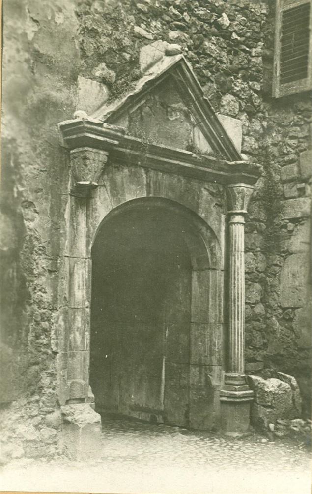 Porte de l'escalier Renaissance de l'hôtel Bagnorea d'Annecy - Musées d'Annecy - Peccoud