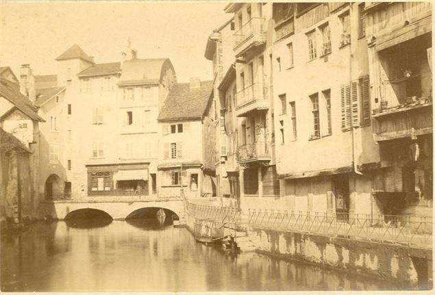 Le Pont Morens d'Annecy à l'époque du 