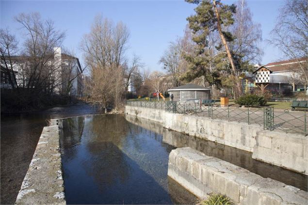 Les installations hydrauliques de l'île Saint-Joseph d'Annecy - Dominique Lafon