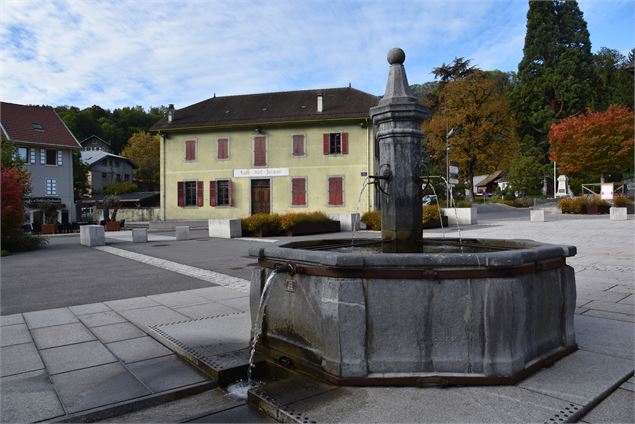 La fontaine de la place Saint-Jacques - Studio K