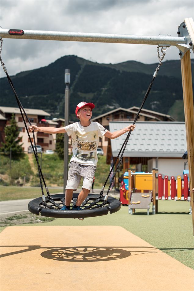 Jeux pour enfants à la base de loisirs la Buidonnière à Aussois - A.Pernet