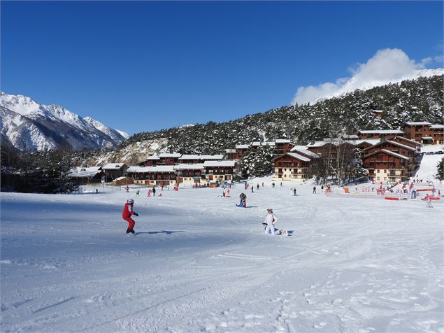 Skieurs sur la piste de la Fontaine aux Oiseaux - La Norma VLP