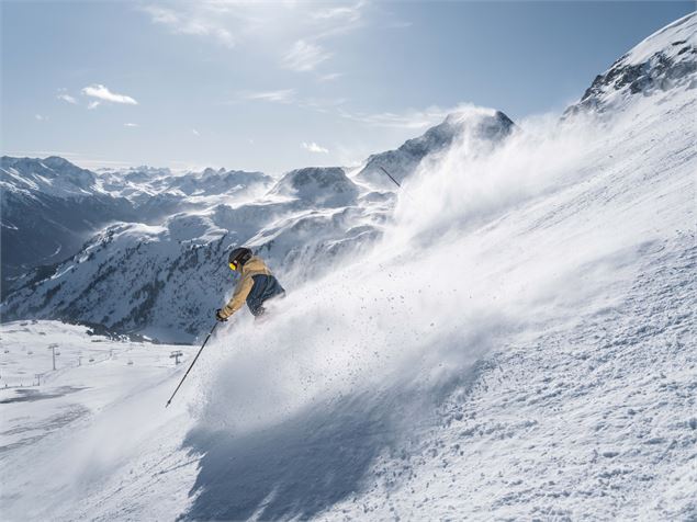 Skieur en poudreuse à Aussois - Tristan Shu-OTHMV