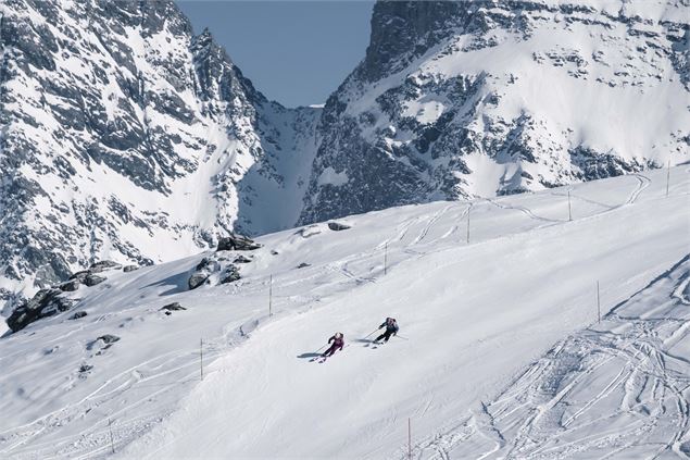 Descente en ski sur les pistes de Bonneval sur Arc - Daniel Durand Fresh Influence