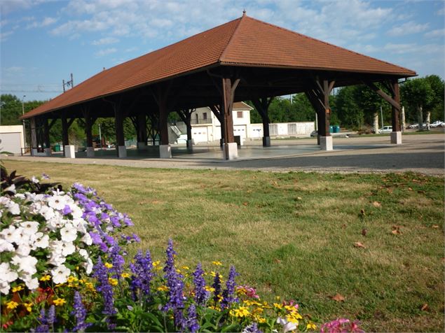 Les halles de Pont-d'Ain - JF BASSET