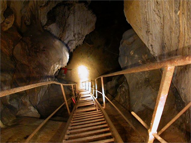 Réserve Naturelle de la Grotte d'Hautecourt