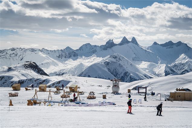 L'espace ludique Snowpy Mountain vu de loinn - OT