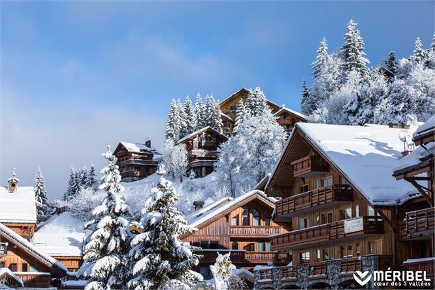 Chalets luxueux sous la neige de Méribel - Méribel Tourisme - Sylvain Aymoz