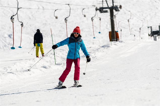 Skieurs débutants sur la piste du Lavachet - Gregoire Fauquenoi