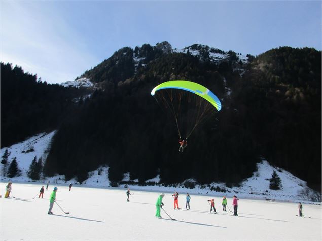 Patinoire naturelle au Lac des Plagnes - Les givrés du Lac de plages