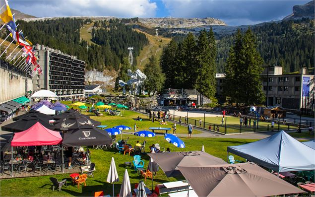 Vue d'ensemble du City Park au coeur de Flaine Forum - OT Flaine-Candice Genard