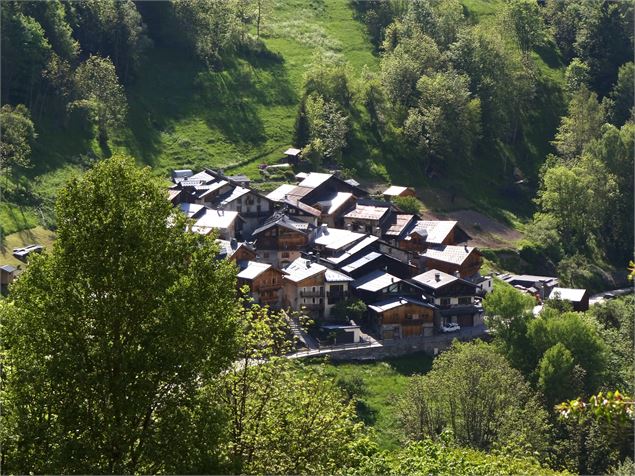 Courchevel Le Praz - Montcharvet - La Jairaz - Two Dreamers Traveling