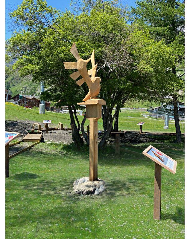 Statue en bois - Mini golf en été de Val d'Isère - Christophe Lavaut