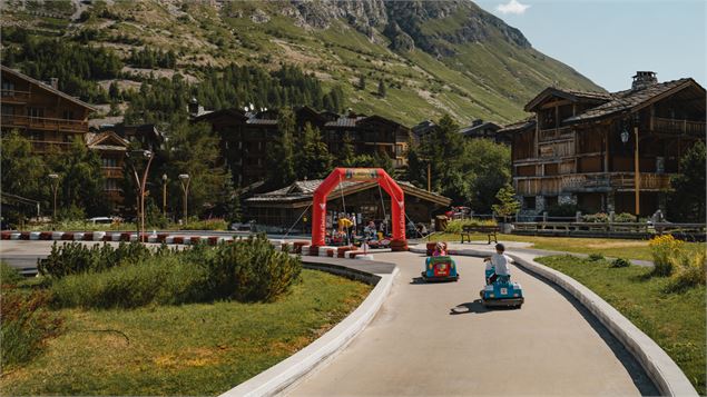 Circuit de voitures pour petits vue du bas - Yann ALLEGRE