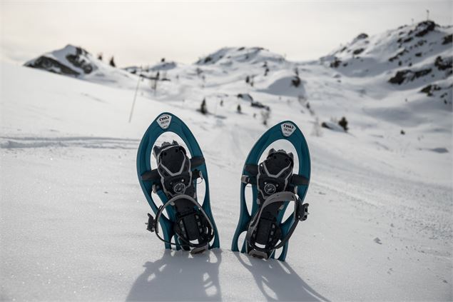 Raquettes dans la neige - © Valentine BM photographie