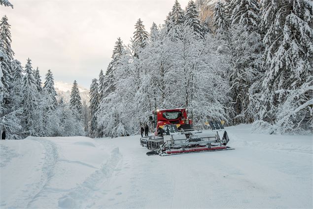 Piste soigneusement dâmée - Yvan Tisseyre / OT Vallée d'Aulps