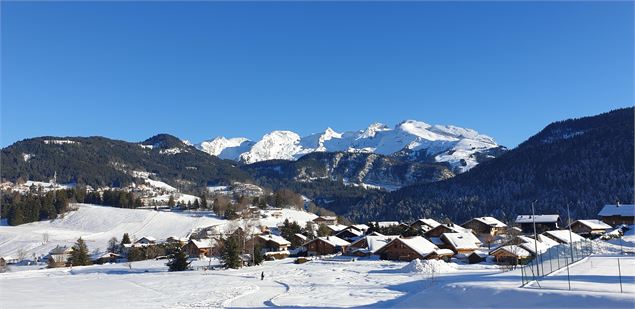 La chaîne des Aravis depuis Forgeassoud - OT Saint Jean de Sixt