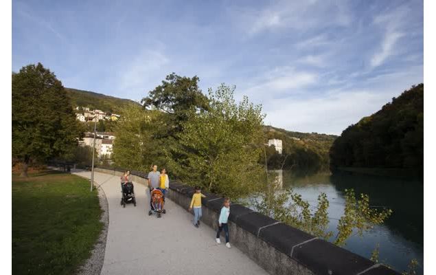 Berges du Rhône - Centre-ville - ©Daniel Gillet - OT Terre Valserine