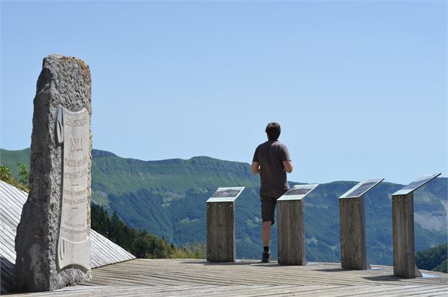 Borne au Lion - OT Terre Valserine