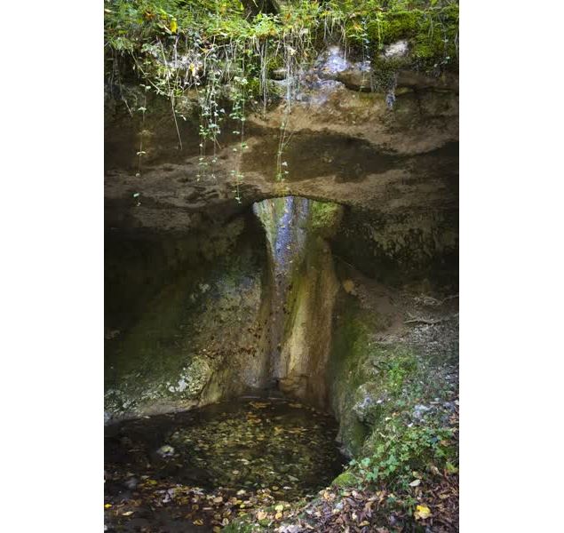 Site de la Pierre Percée à Champfromier - ©Daniel Gillet - OT Terre Valserine