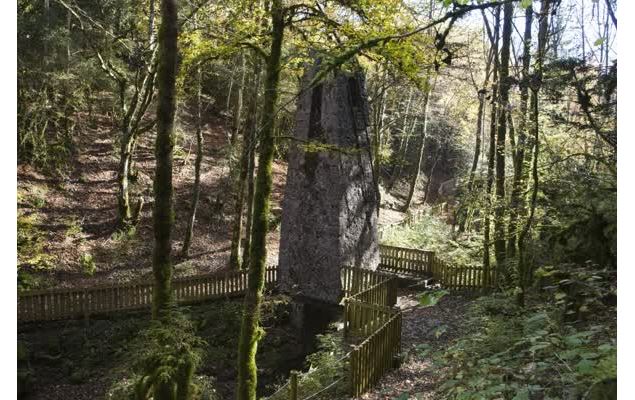 Site de la Pierre Percée à Champfromier - ©Daniel Gillet - OT Terre Valserine