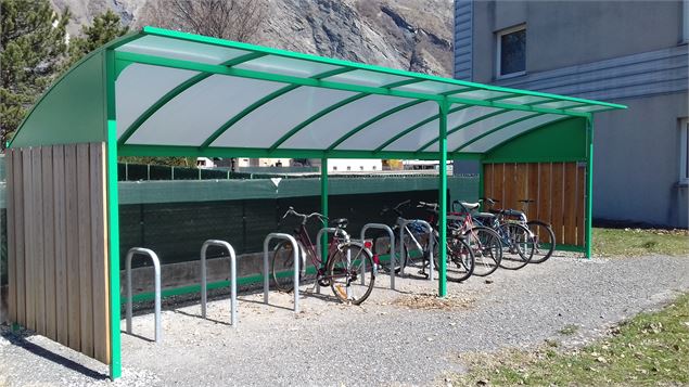 Emplacement pour vélos - Communauté de Communes Cœur de Maurienne Arvan