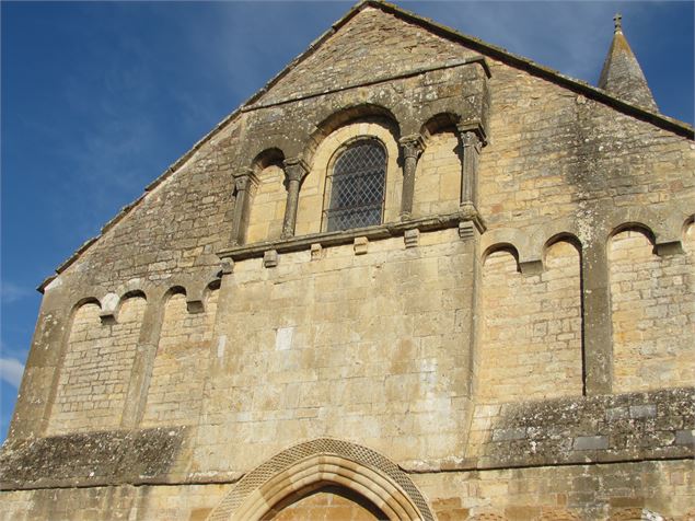 Arcatures lombardes de la façade