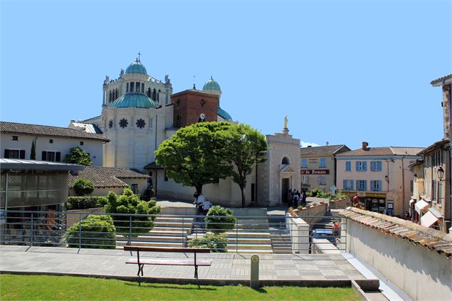 Vue extérieure de la Basilique - Sanctuaire