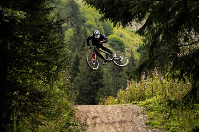 Piste VTT la People du Bike Park de Châtel - L.Meyer - Châtel