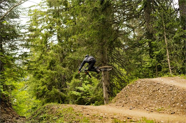 Piste VTT la People du Bike Park de Châtel - L.Meyer - Châtel