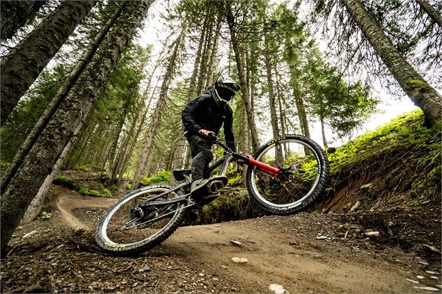 Piste VTT la People du Bike Park de Châtel - L.Meyer - Châtel