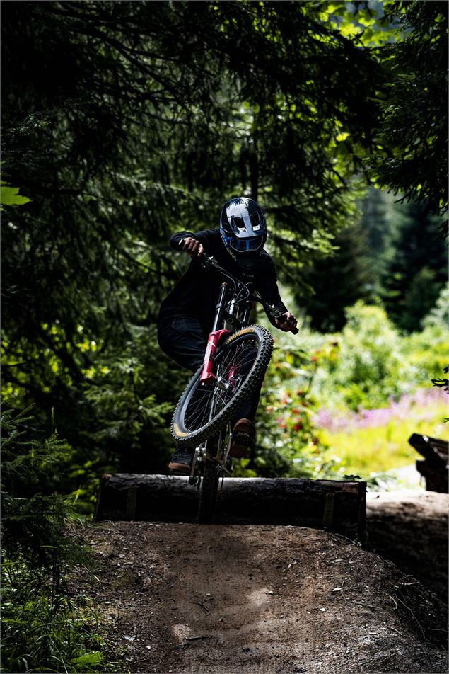 Piste VTT la Black Shore du Bike Park de Châtel - L.Meyer - Châtel