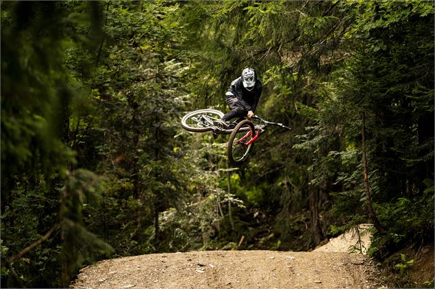 Piste VTT la Zougouloukata du Bike Park de Châtel - L.Meyer -  Châtel