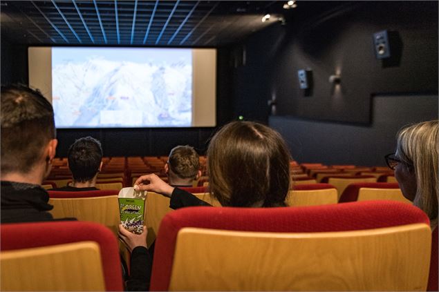 Projection d'un film dans la salle 1 du cinéma de Valmeinier - Alban Pernet