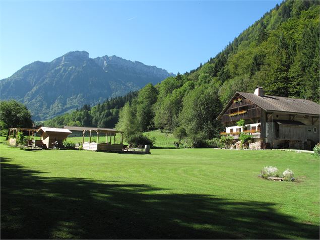 Arrivée à Entremont, chalet en fond de Vallée - Jacques PIETU