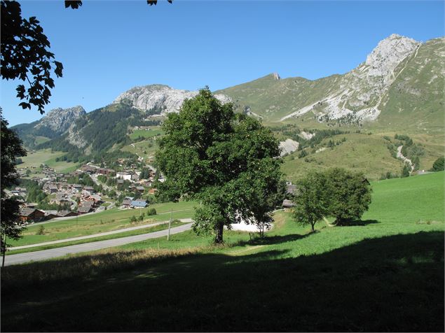 Village du Chinaillon et Aiguille verte - Jacques PIETU