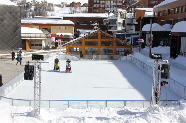 En famille à la patinoire - La Plagne Altitude