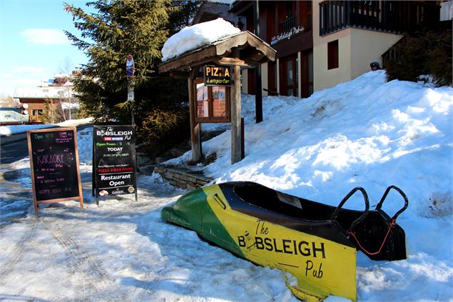 Entrée du Pub le Bobsleigh - OT Grande Plagne