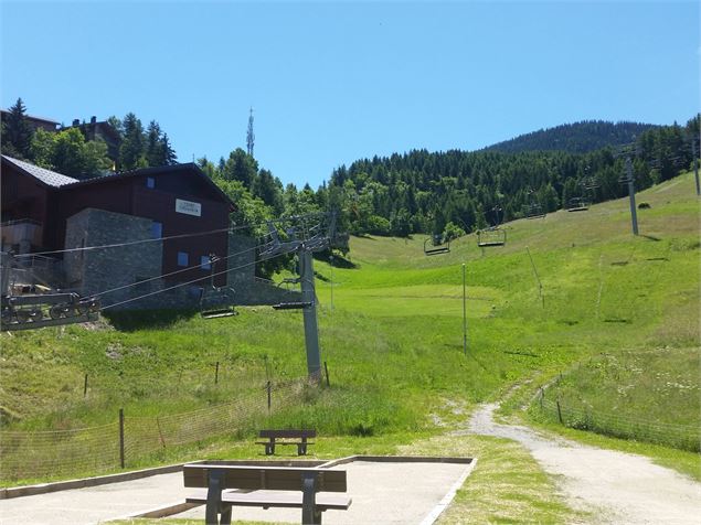 Terrain de pétanque - Jenraison