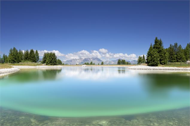 Le Lac des Pierres Blanches - JNJ Photo