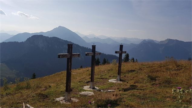 Les Trois Croix d'Autigny - 2CVA