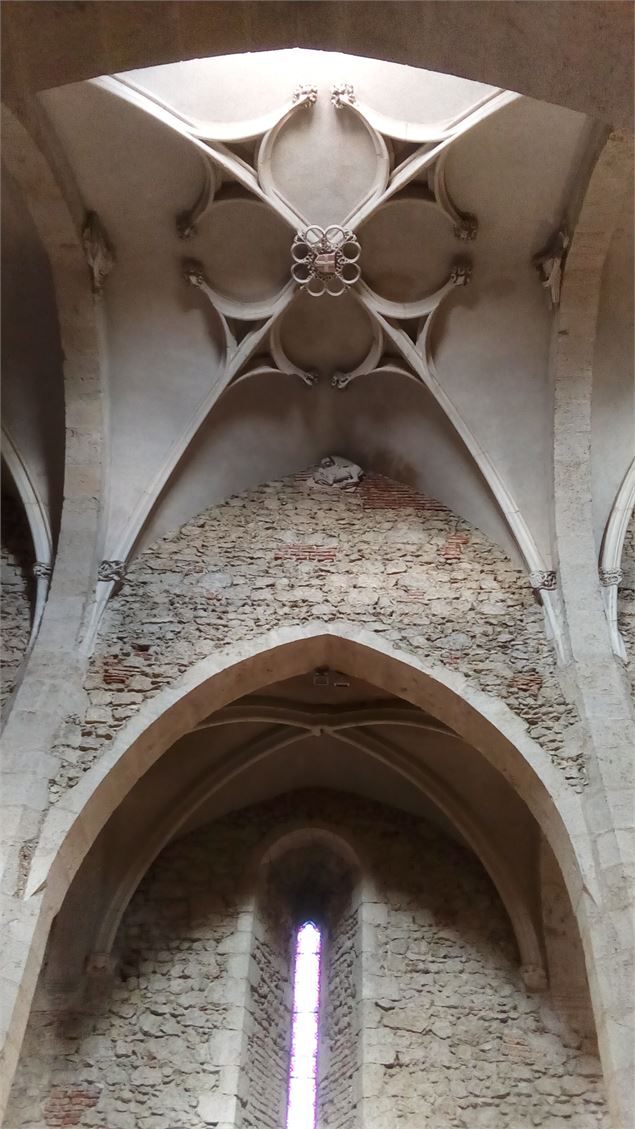 Eglise Sainte Marie Madeleine Pérouges - Marilou Perino