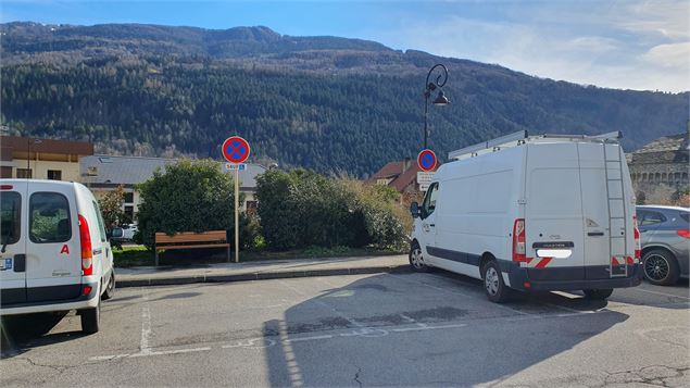 place pmr à moins de 50m du théâtre de verdure - OTGP