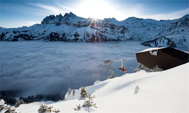 Téléphérique de Champéry pour atteindre la Croix de Culet - départ de l'itinéraire. - Litescapemedia