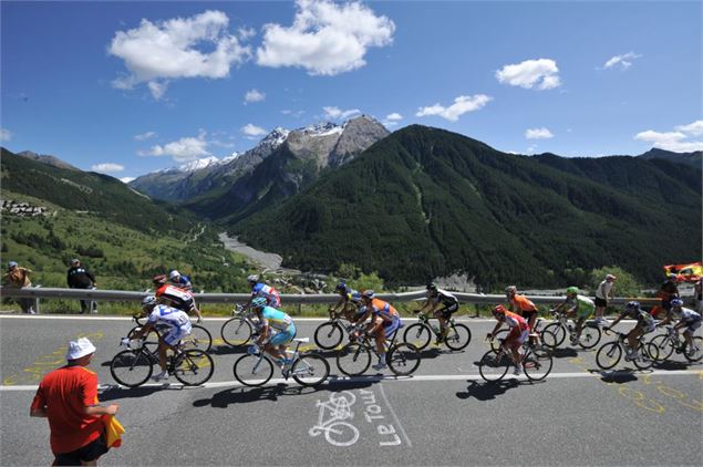 Montée de La Toussuire lors de l'étape du Tour en 2012 - clic-clac photo