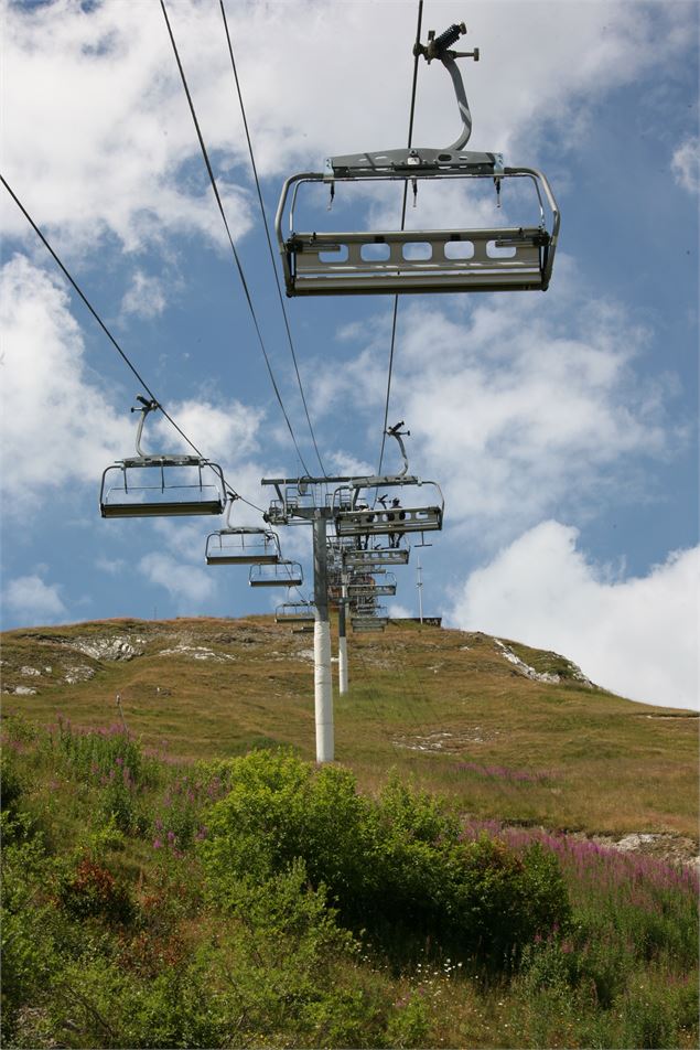 Télésiège en été - @OT_Toussuire