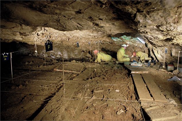 Grotte de la Balme à Collomb - Entremont le Vieux - Musée de l'ours des cavernes